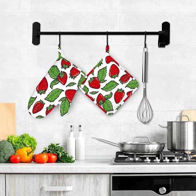 Mxocom Strawberry Pattern Silicone Oven Mitts and Pot Holders Sets Red - Image 4
