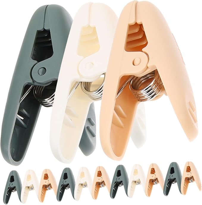 15Pcs Plastic Clothes Pins Lightweight Clips by DIYEAH
