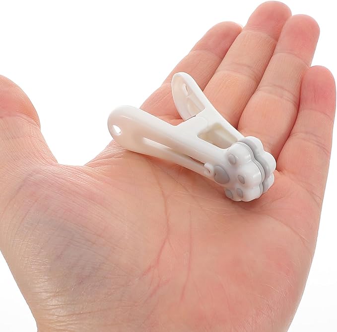 12pcs Heavy Duty Plastic Clothes Pegs Windproof Laundry Clips - Image 9