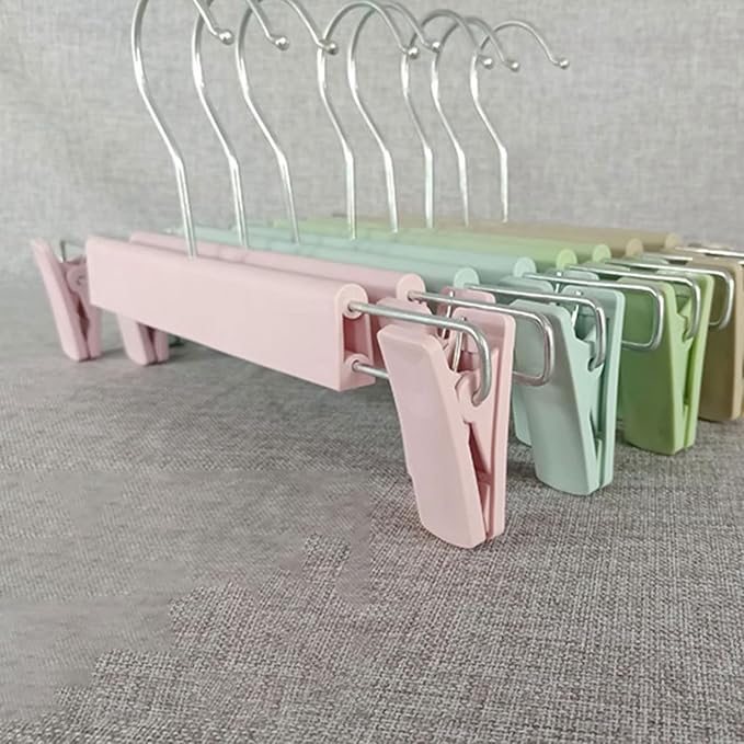 5-Piece Hanger Set with Clips, Stable and Windproof, Suitable - Image 2