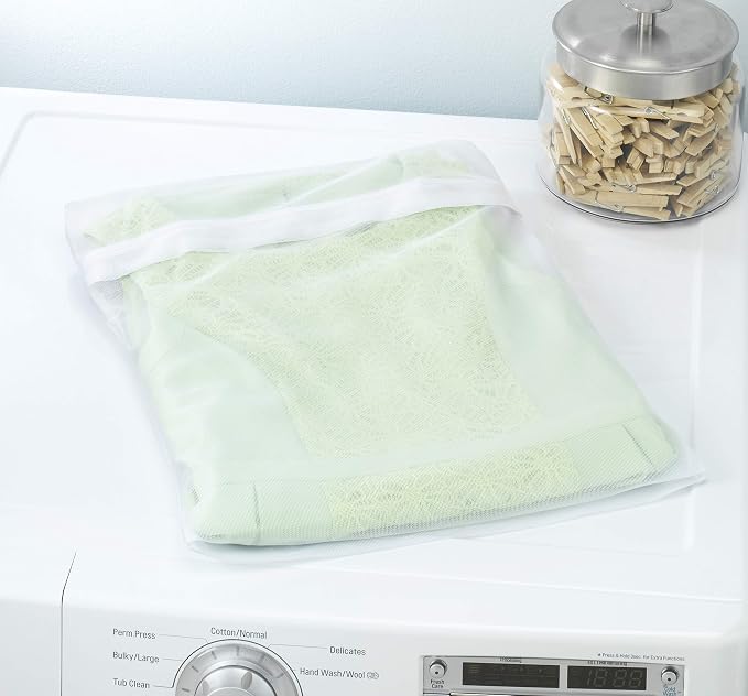 Whitmor Zippered Fine Mesh Wash Bag - Image 2